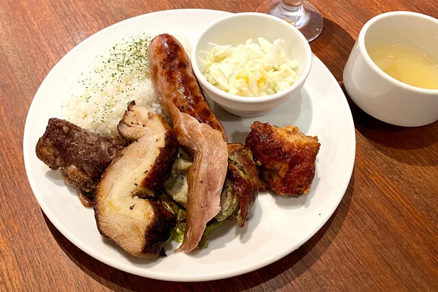 【ブラジル料理】6種の肉をシュラスコ用グリルで焼いた「ミックスプレート」がワイルドで最高:パリッコ『今週のハマりめし』第246回